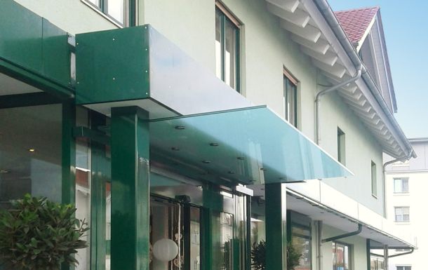 Eingangsportal einer Gärtnerei